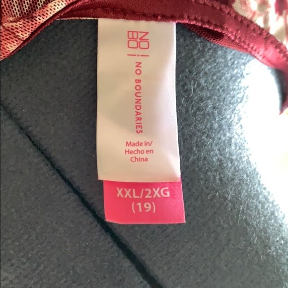 No Boundaries Floral Top Size XXL - Picture 6 of 7